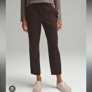 NWT LULULEMON Tapered-Leg Mid-Rise 7/8 Pant * Luxtreme